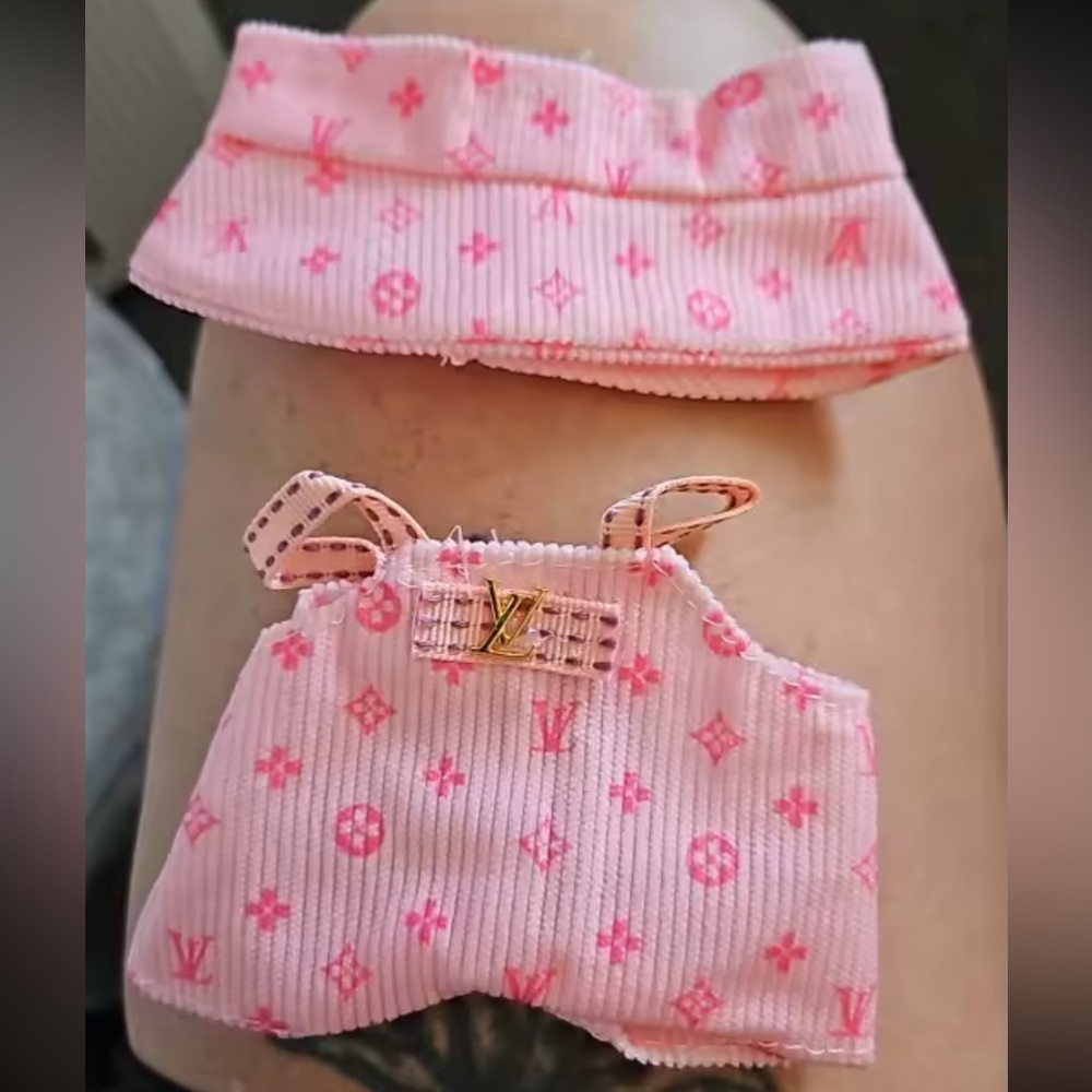 Louis Vuitton Pink outfit for labubu Plush Character - Picture 4 of 10